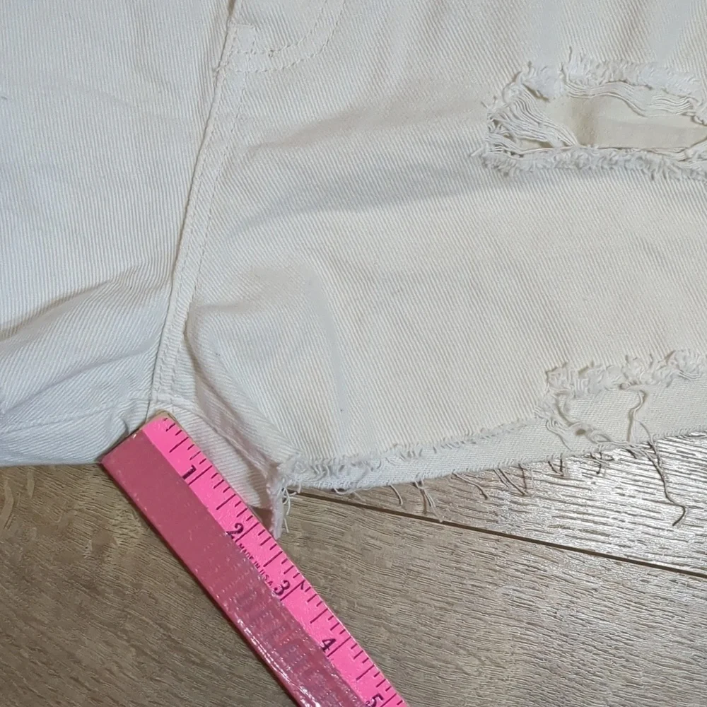 F21 Distressed Denim  Beige Shorts Women's Size 27 NWT